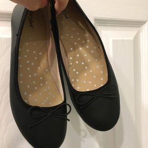 2 girls flats and hoodie